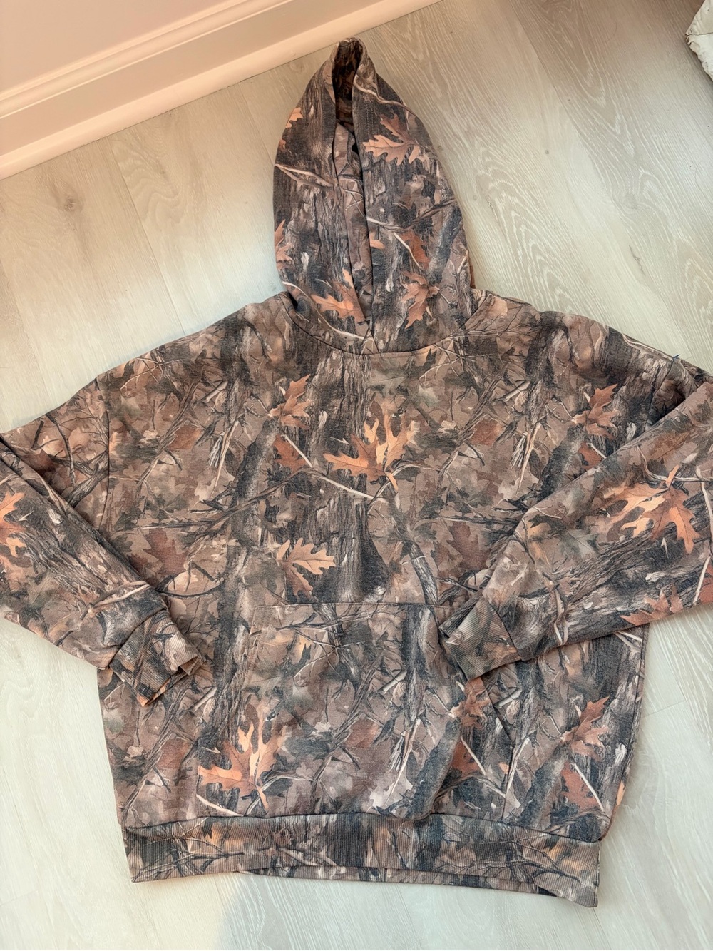 Simply Southern Women's Oak Leaf Camo Hoodie - Brown & Tan